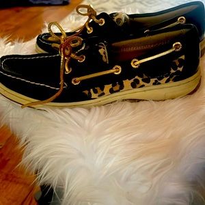 Leopard sperry
